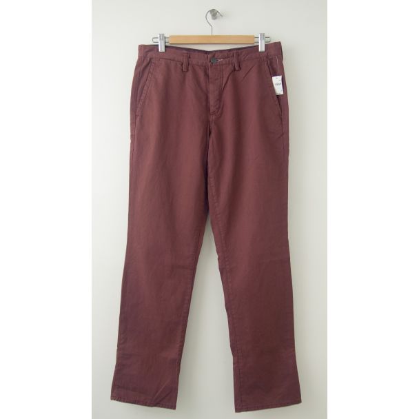 NEW Gap Men's 1969 Slim Fit Denim Washed Khaki Pants in Vintage Wine
