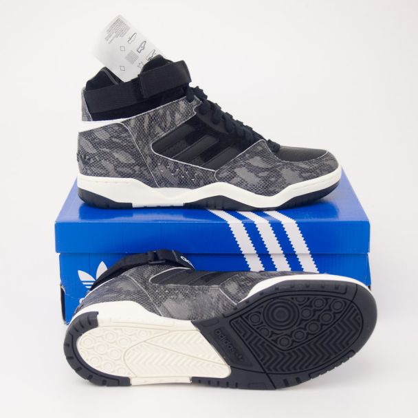 Adidas Originals Enforcer Mid Basketball Sneaker Q34162 in Black/Black/Legacy