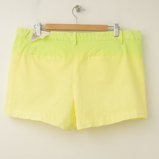 NEW Gap Women's Flat Front Neon Shorts in Bright Lemon Meringue 