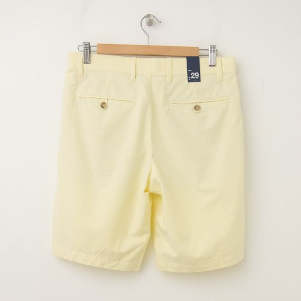 NEW Gap Oxford Flat Front 9" Shorts in Meteor Yellow (back)