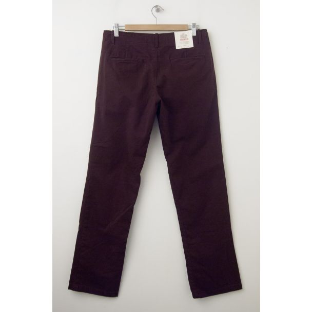 NEW Gap Men's Lived-In Straight Khaki Pants in Cherrywood (back)