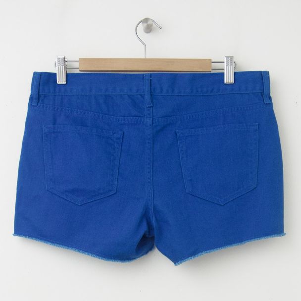 NEW Old Navy The Diva 3" Denim Cut-Off Shorts in Blue Eye (back) 