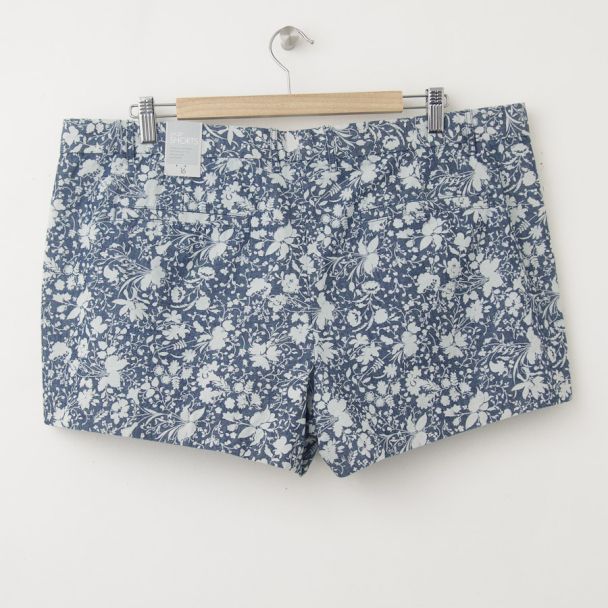 NEW Gap Sunkissed Floral Chambray Short Shorts in Dark Chambray (back)