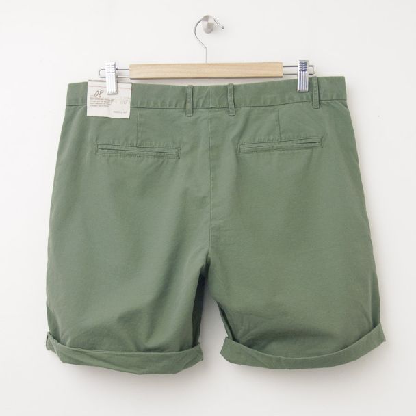 NEW Gap Boyfriend Roll-Up Bermuda Shorts in Desert Cactus (back)