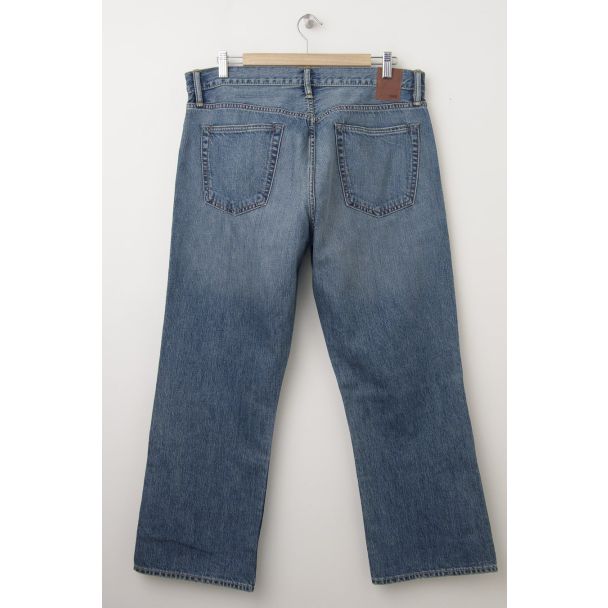NEW Gap 1969 Standard Fit Jeans in Pale Blue Wash (back)