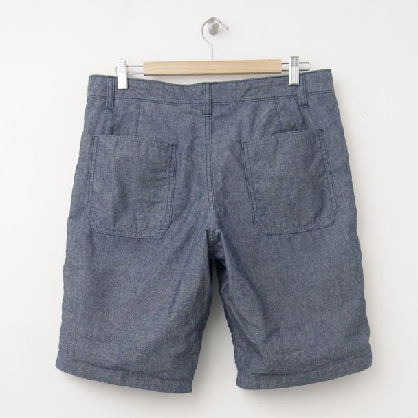 NEW Gap Reversible Print Chambray Shorts (11") in Floral Print (back)