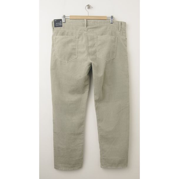 NEW Gap 1969 Sexy Boyfriend Cords Corduroy Pants in Light Sage (back)