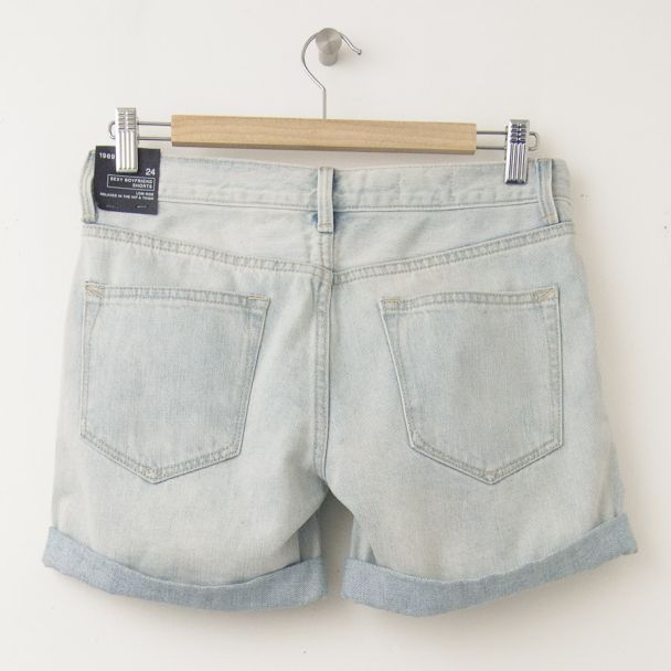 NEW Gap 1969 Destructed Sexy Boyfriend Denim Shorts in Atlantic Wash (back)
