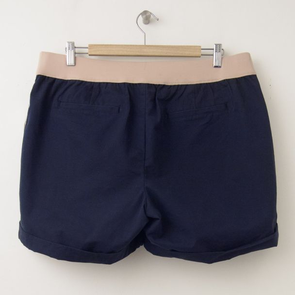 NEW Gap Maternity Demi-Panel Boyfriend Roll-Up Shorts in Navy Uniform (back)