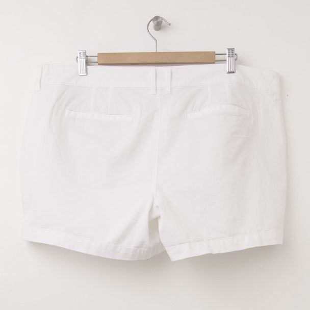 NEW Old Navy 3" Twill Shorts in Bright White (back)