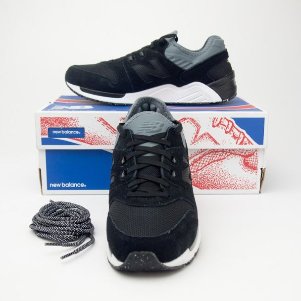 New Balance Men's Suede 009 Running Shoe ML009SB in Black