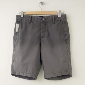 NEW Gap Flat Front 9.5" Sun-Washed Short in Hermatite
