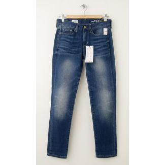 NEW Gap 1969 Sexy Boyfriend Jeans in Mitchum Wash