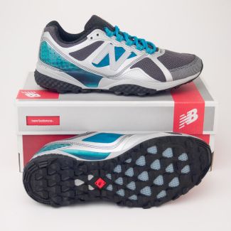 New Balance Women's 915 Stability Trail Running Shoe in Silver WT915SC