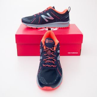 New Balance Women's 590v4 Trail Running Shoes WT590LP4 in Navy